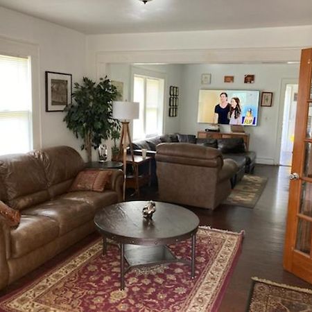 Country House On 1 Acre 4 Beds Great For Events Or A Quiet Weekend! Independence Extérieur photo